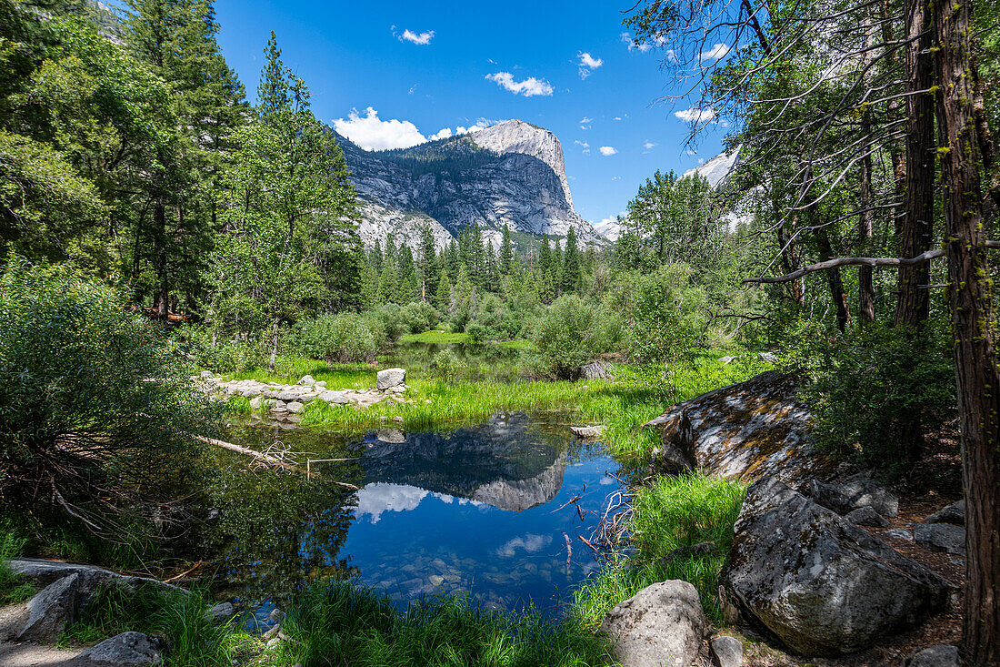 Mirror Lake in der Tenaya-Schlucht, Yosemite-Nationalpark, UNESCO-Weltnaturerbe, Kalifornien, Vereinigte Staaten von Amerika, Nordamerika
