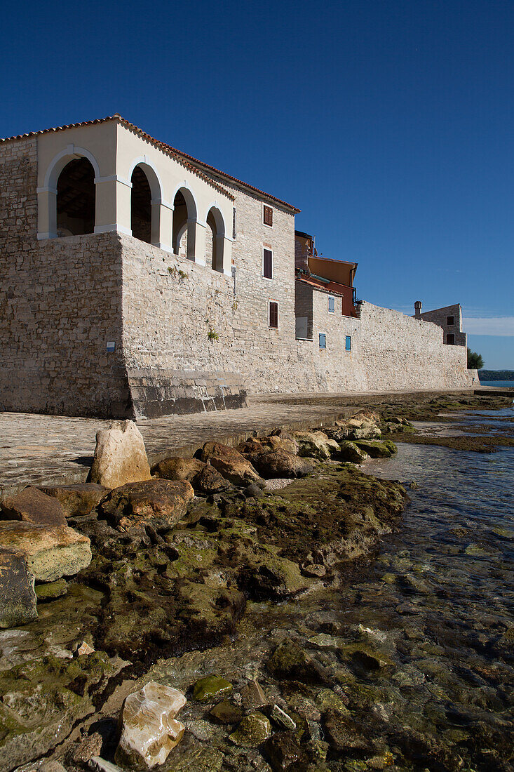 Historische Stätte Belvedere, aus dem Jahr 1649, Altstadt, Novigrad, Kroatien, Europa