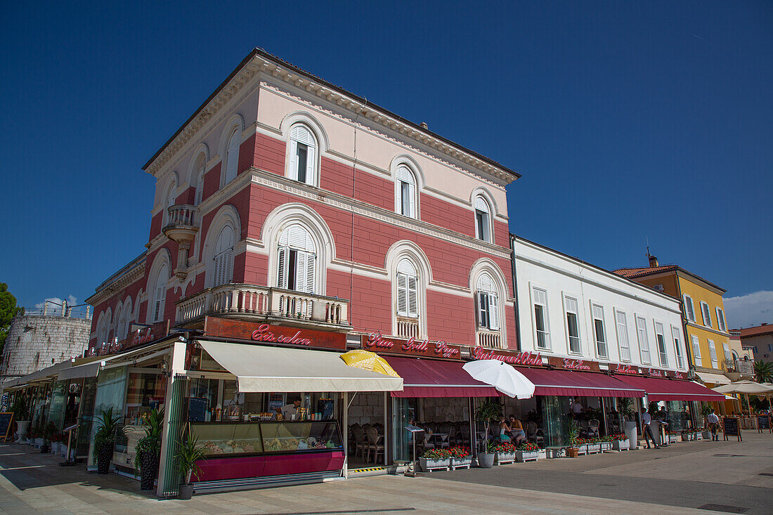 Outdoor Restaurant, Old Town, Porec, Croatia, Europe