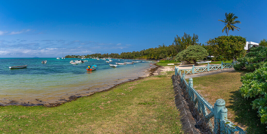 View of beach and turquoise Indian Ocean on sunny day in Cap Malheureux, Mauritius, Indian Ocean, Africa