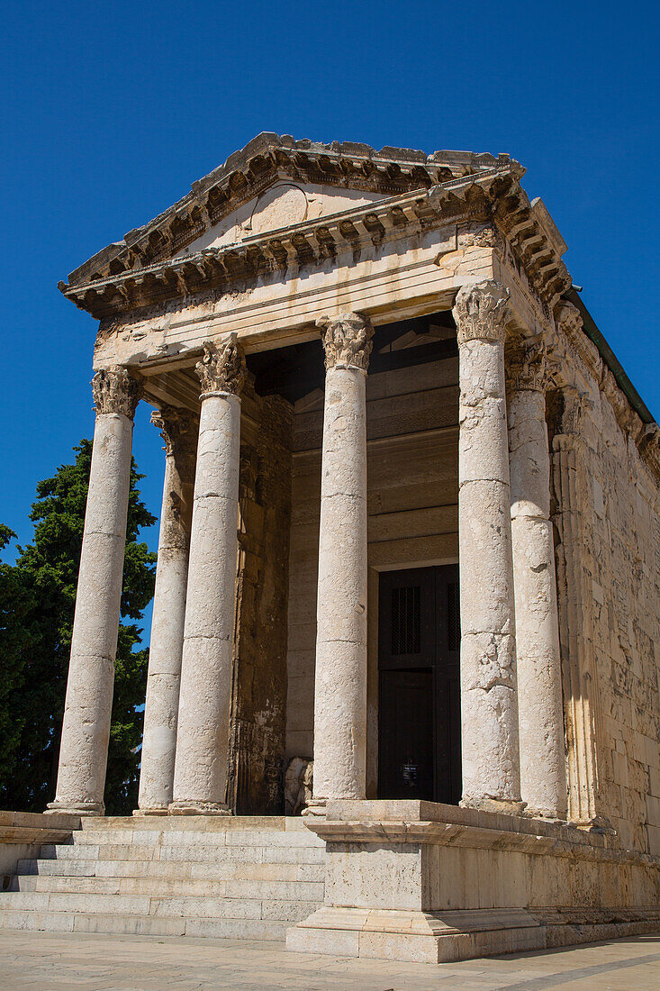 Temple of Augustus, 2 AD, Forum Square, Old Town, Pula, Croatia, Europe