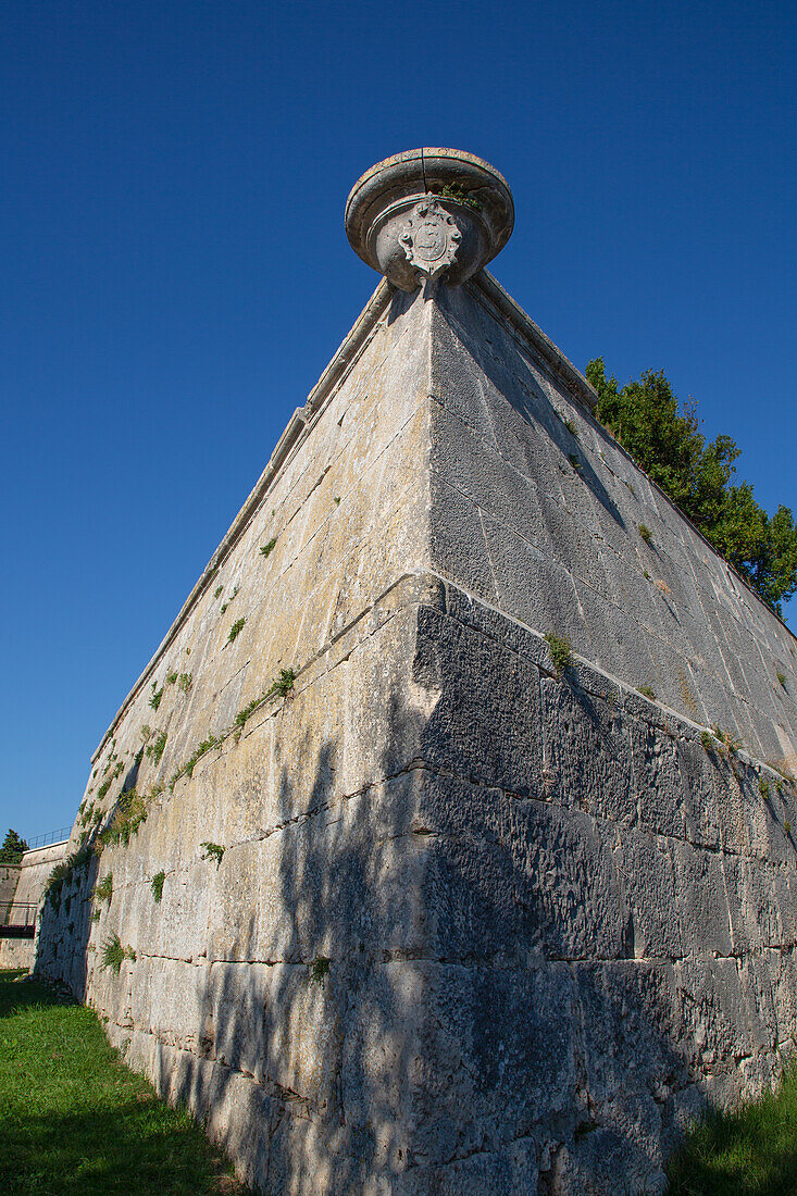 Dekorative Eckskulptur, Außenmauer, Festung Pula (Burg), 1630, Pula, Kroatien, Europa