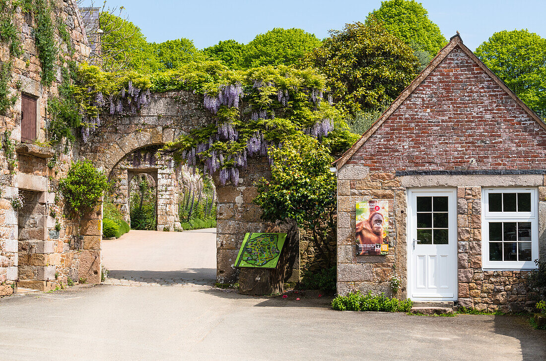 Jersey Zoo (Durrell Wildlife Conservation Trust), established by author and conservationist Gerald Durrell in 1959, Jersey, Channel Islands, Europe