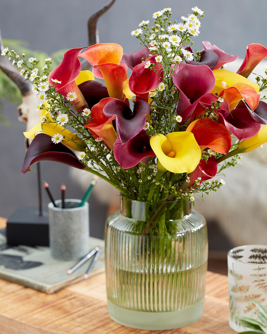 Gemischter Calla-Blumenstrauß