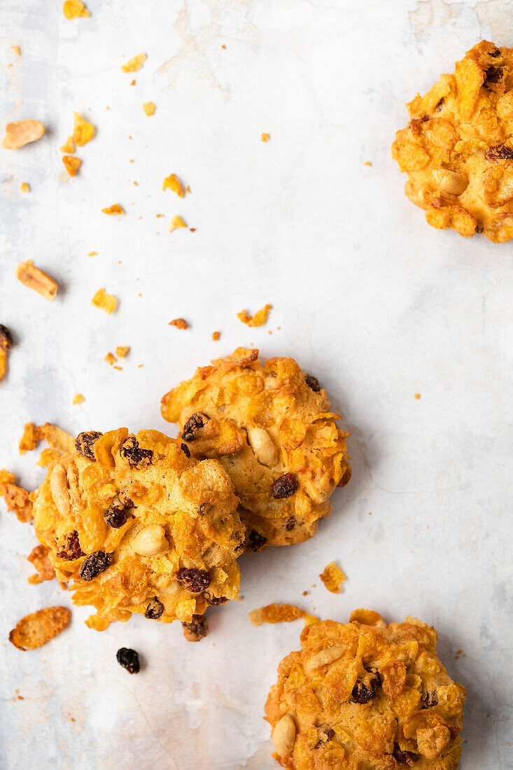 Baked biscuits scattered on a marbled background