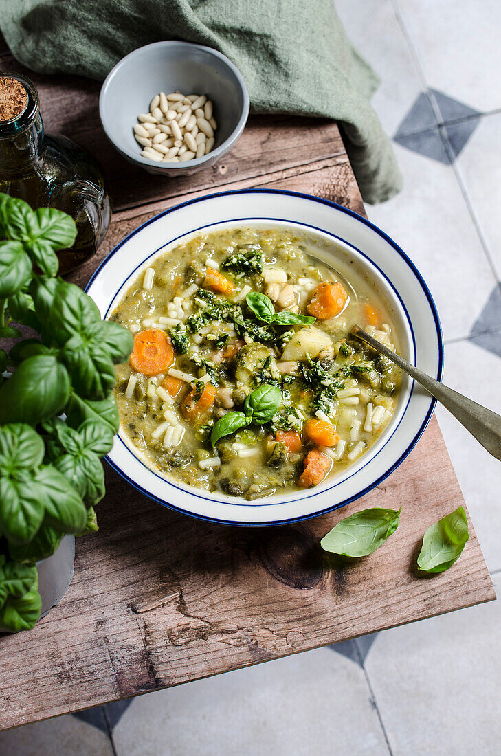 Minestrone Genovese (vegetable soup with basil pesto)