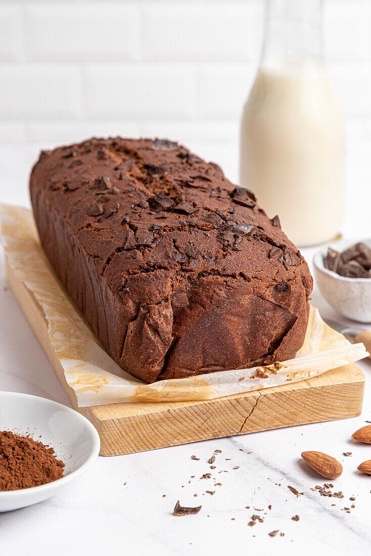 Glutenfreier veganer Schokoladenbrotlaib