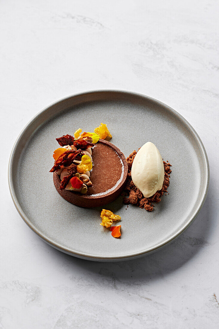 Chocolate & spiced pumpkin tart, buttered pecans, salted chocolate crumb, beurre noisette ice cream