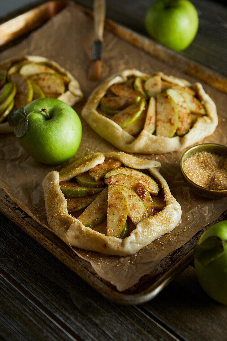 Apple galettes with green apples