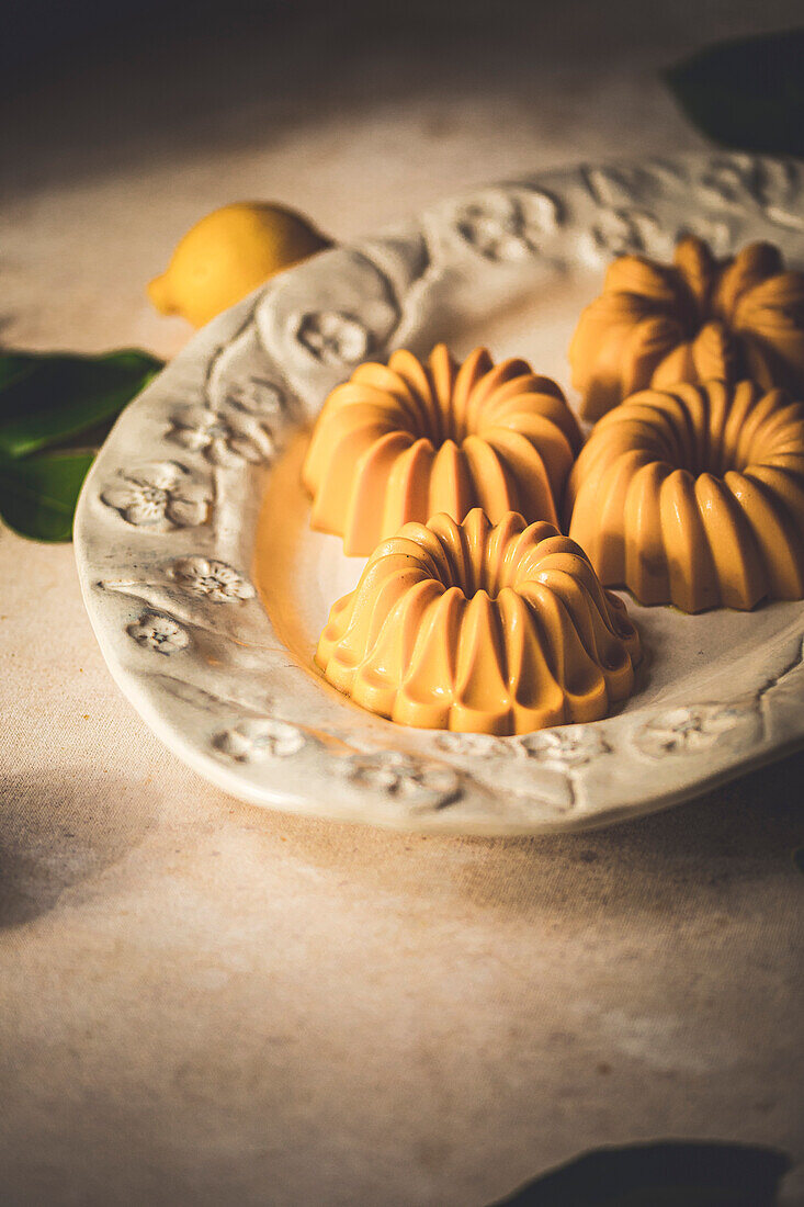 Lemon panna cotta as a round dessert