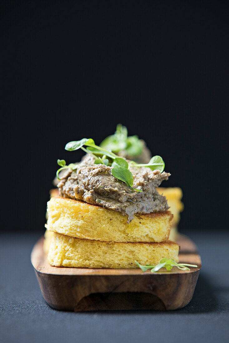 Porcini mushroom and pepper leaf pie with toasted brioche