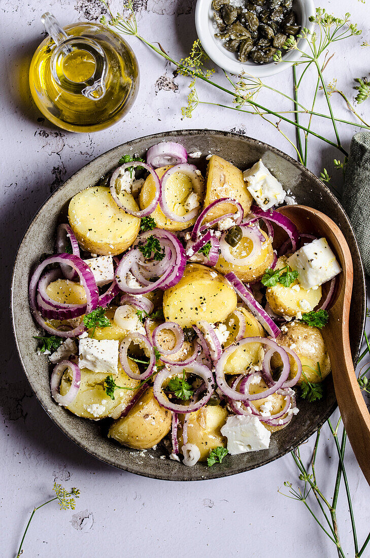 Griechischer Kartoffelsalat mit Feta