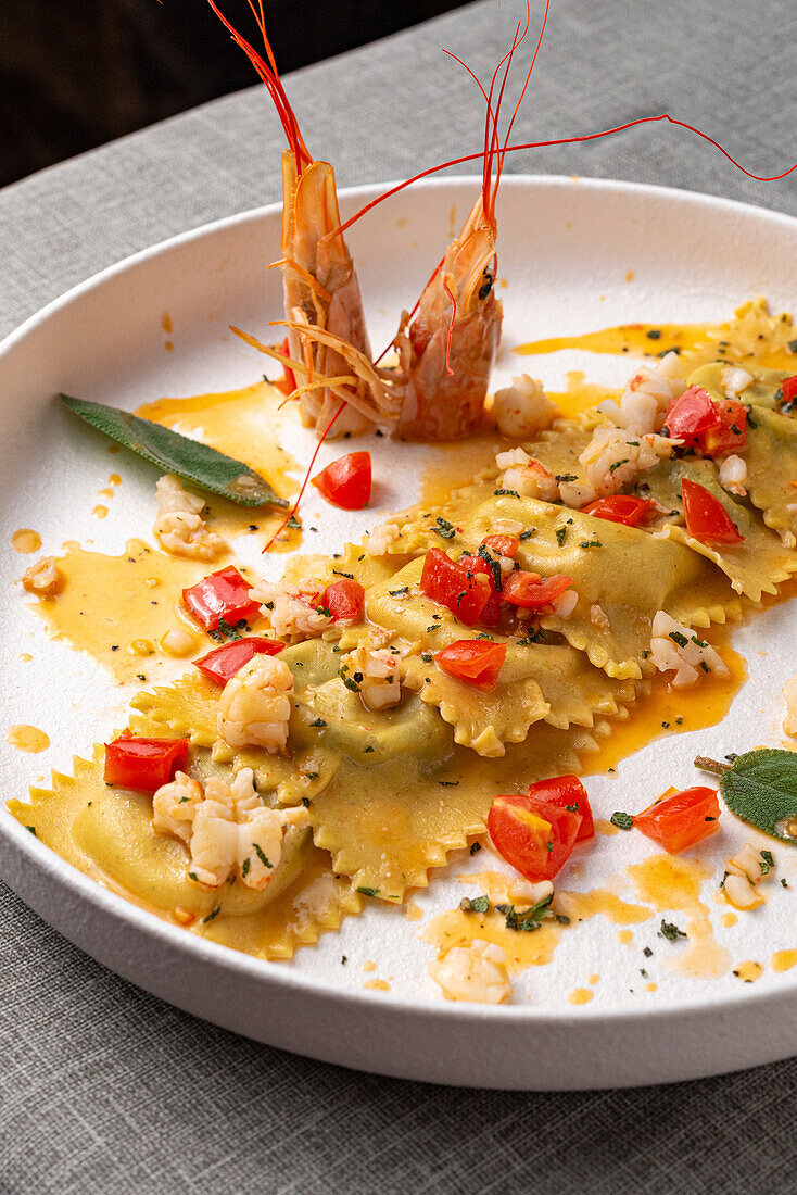 Frische Ravioli mit Shrimps