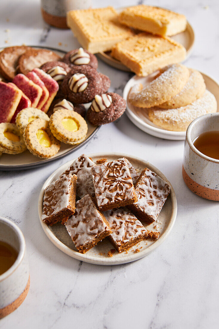 Plate with various Christmas biscuits