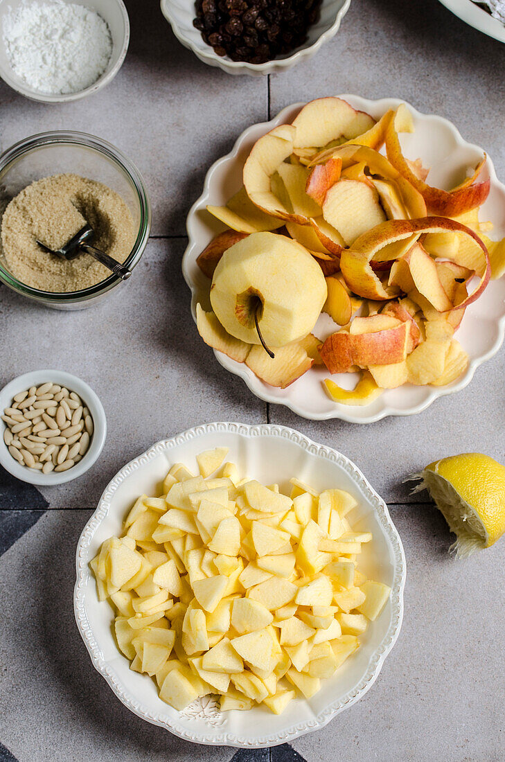 Ingredients and cooking an Apple Strudel