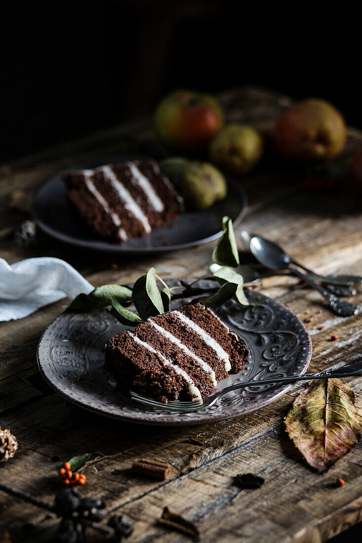 Birnen- und Schokoladenkuchen in Scheiben