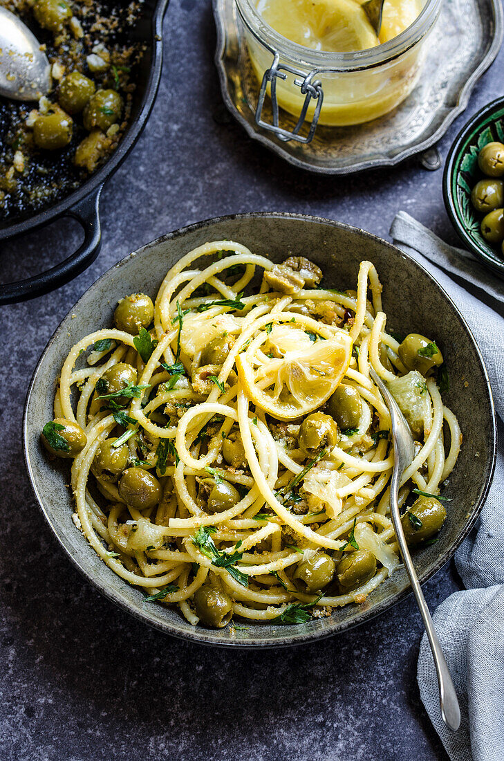 Pasta with lemon and green olives