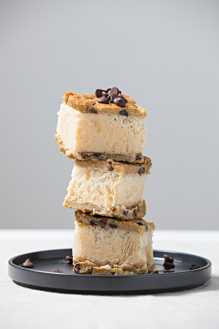 Ice cream biscuit sandwiches with peanut butter and banana ice cream