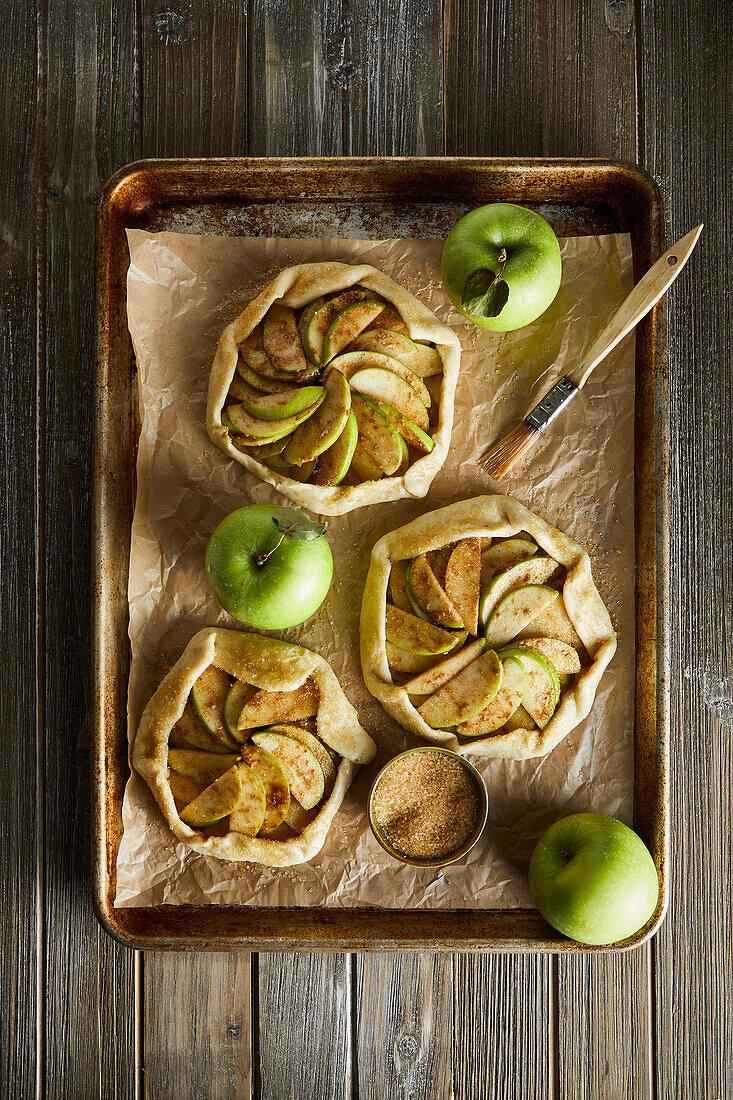 Apple galettes with green apples