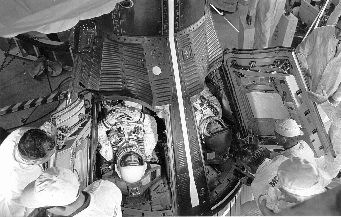 Gemini IV crew being shut into capsule