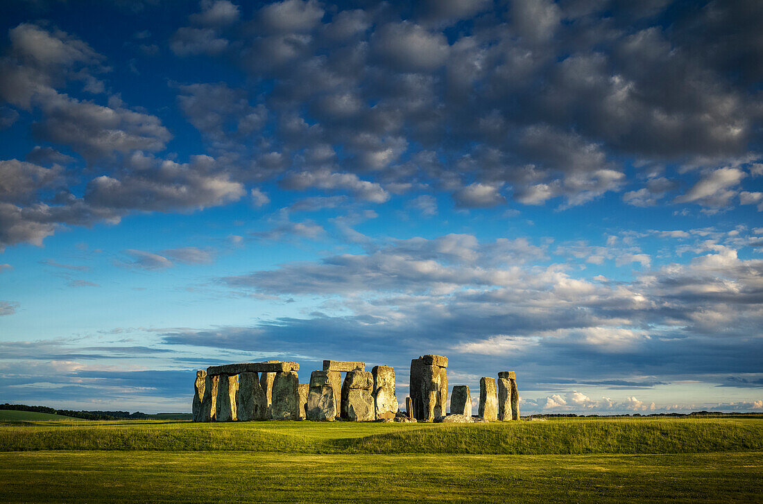 Stonehenge, Salisbury Plain, Wiltshire, UK