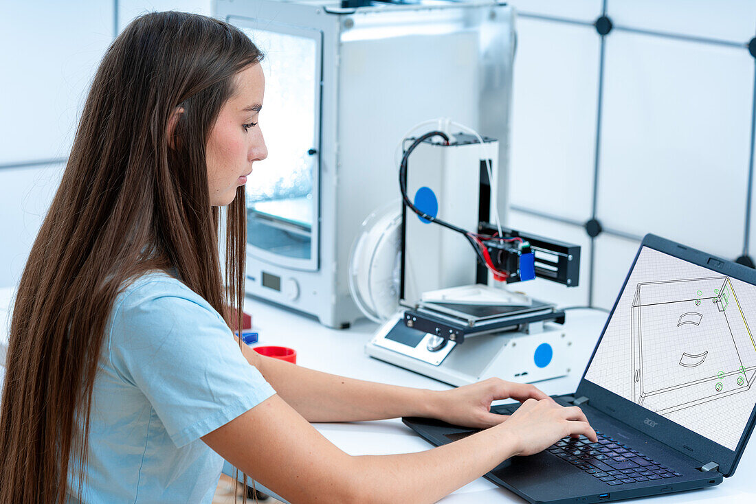 Scientist working with 3D printing software