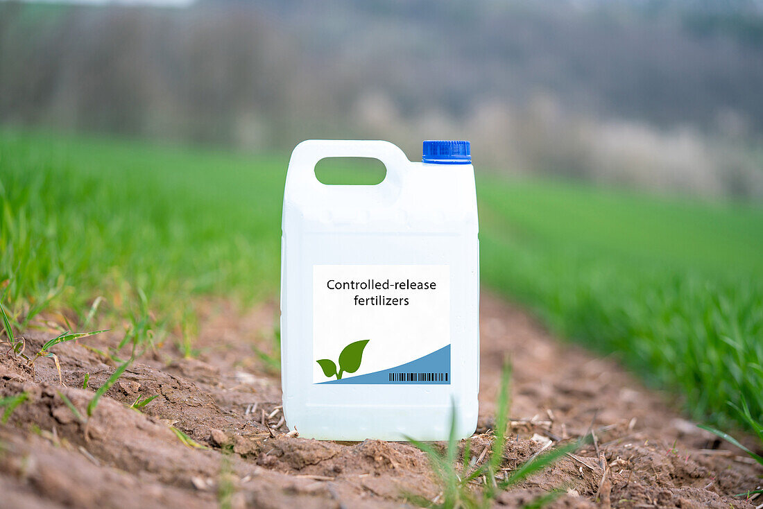 Container of controlled-release fertilisers