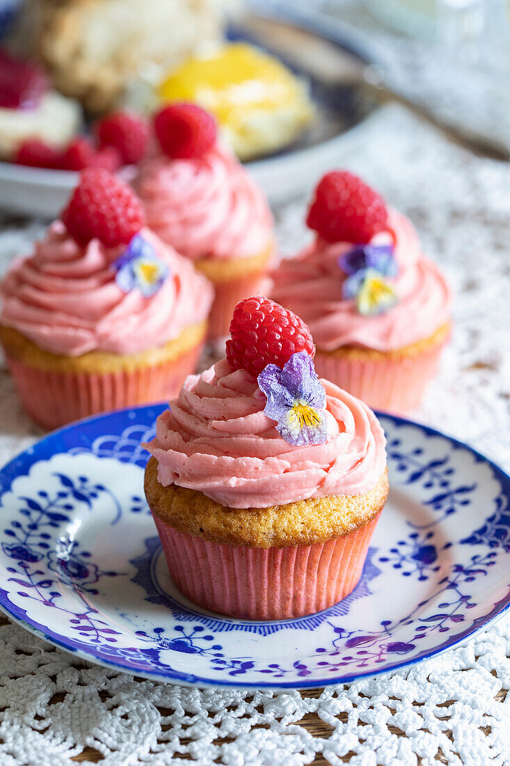 Muffins mit Himbeertopping