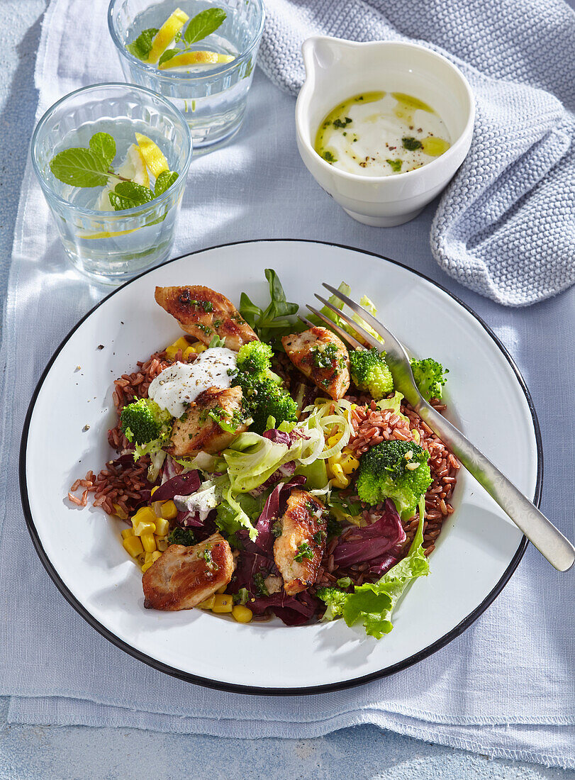 Turkey salad with broccoli, sweetcorn and yoghurt dressing