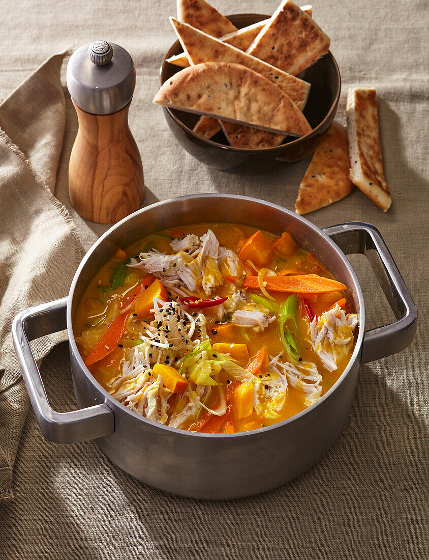 Hühnchencurry mit Kürbis und Karotten im Slow Cooker