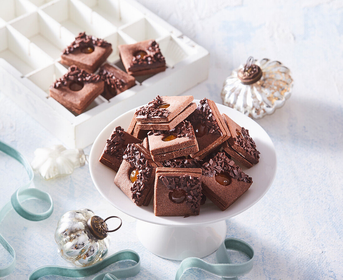 Sacher-style biscuits with chocolate and apricot jam