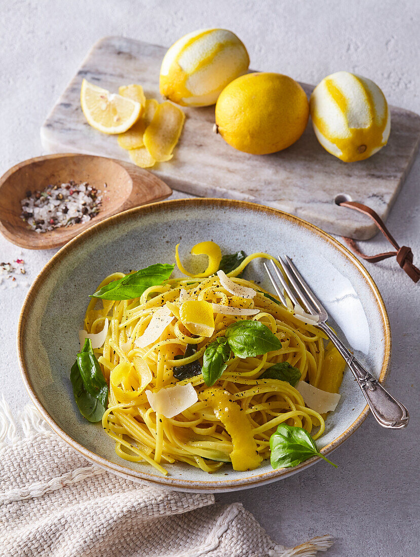 Linguine with lemon sauce, basil and parmesan shavings