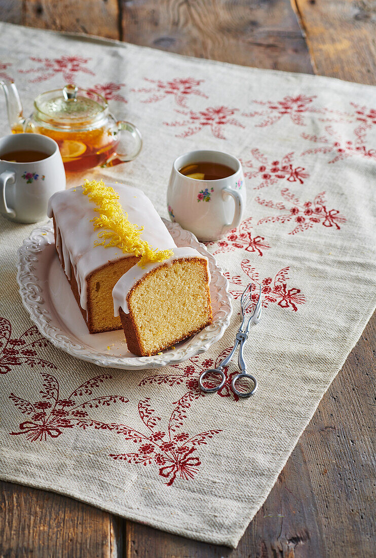 Zitronenkuchen mit Glasur