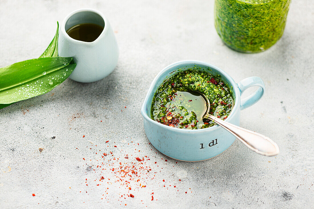 Wild garlic pesto with chilli flakes