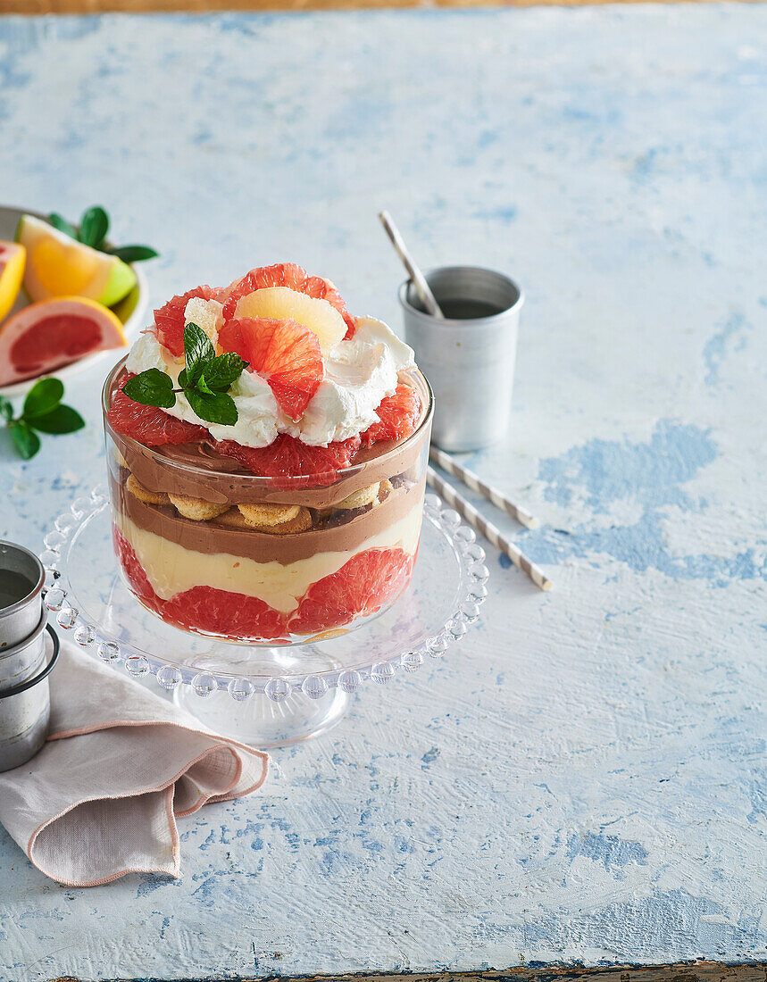 Grapefruit-Trifle mit Joghurt