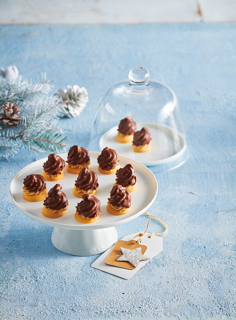 Walnut and chocolate tower with rum