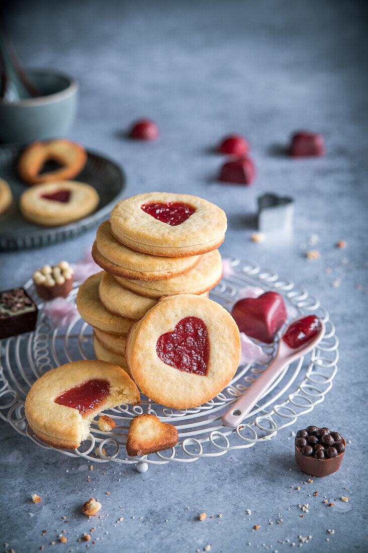 Shortbread biscuits with jam filling