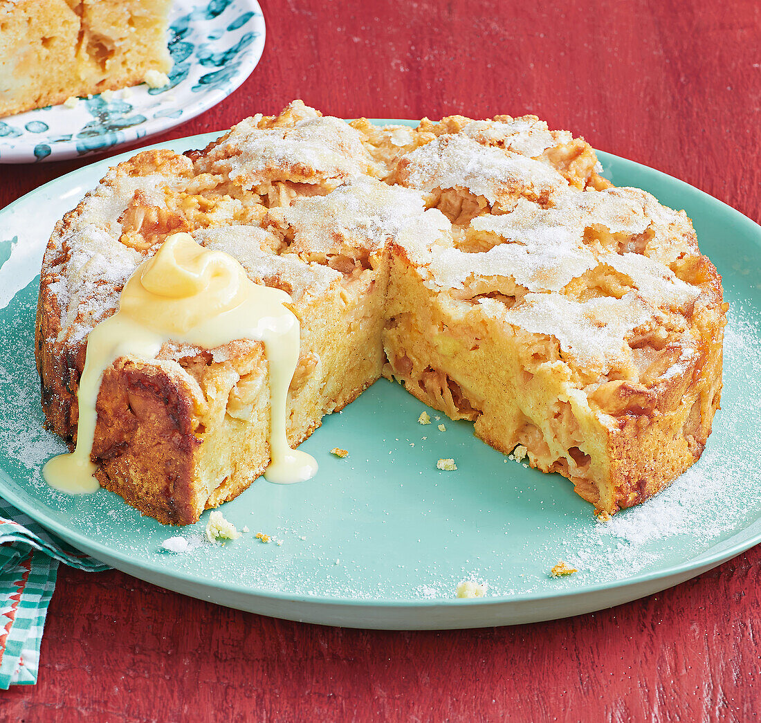 Irish apple pie with vanilla ice cream