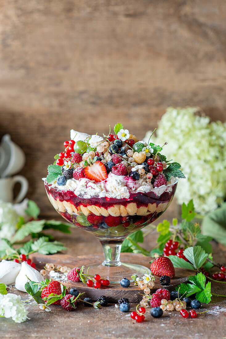 Sommerbeeren-Trifle