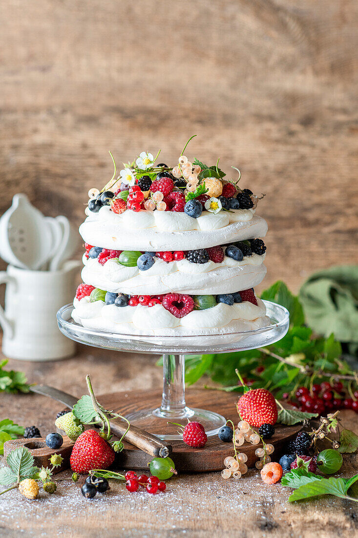 Meringue cake with summer berries