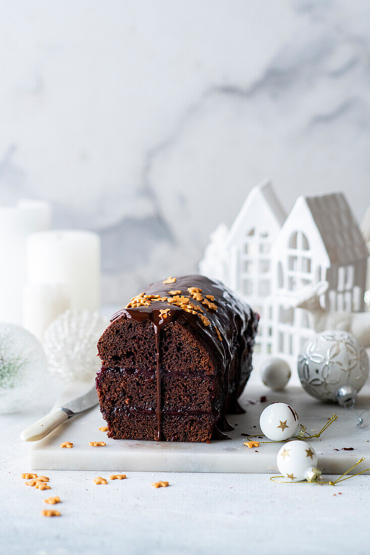 Chocolate cake with gingerbread and plum jam