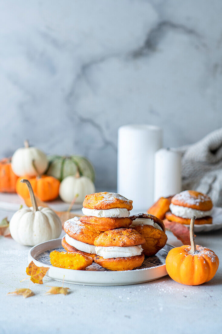 Stuffed pumpkin cookies