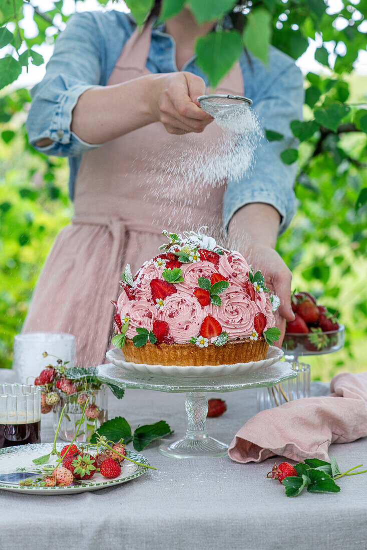 Strawberry dome cake with frangipane