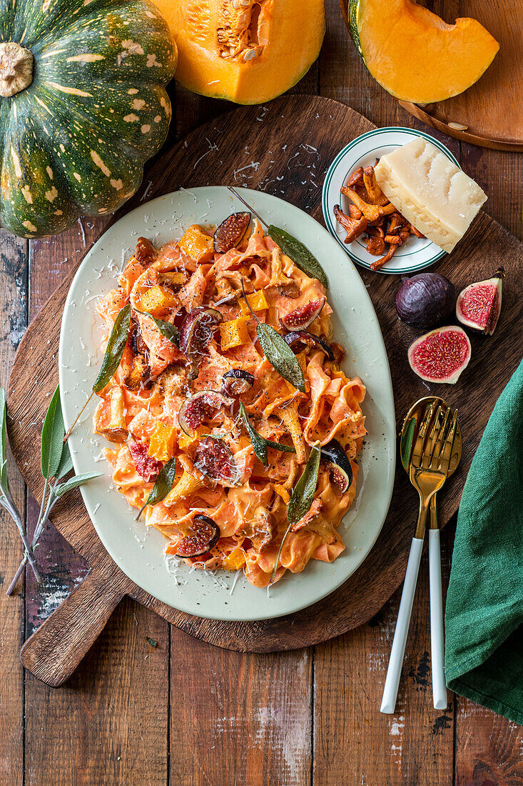 Pumpkin and chanterelle pasta with sage leaves and figs