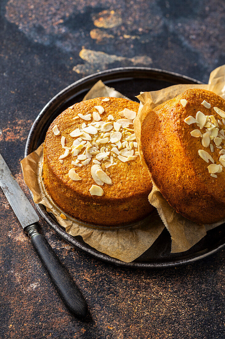Orange cake with flaked almonds