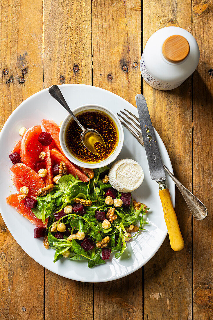 Feldsalat mit Pampelmuse, Rote Bete und Ziegenkäse