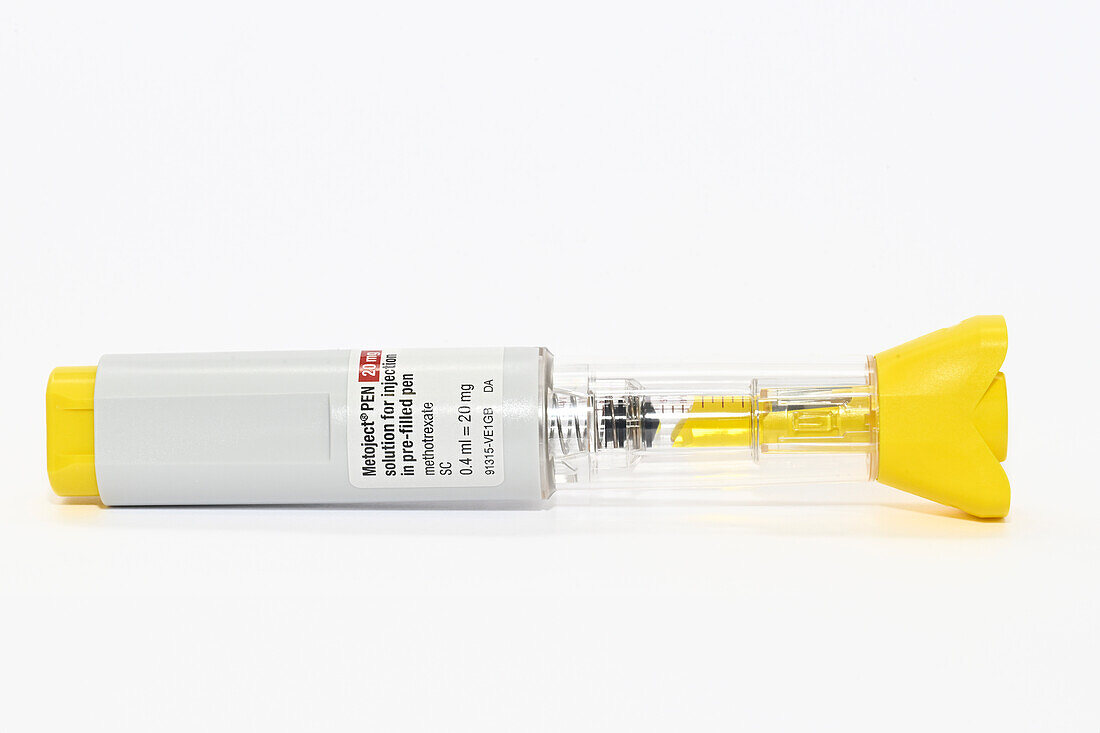 Methotrexate drug autoinjector for cancer treatment