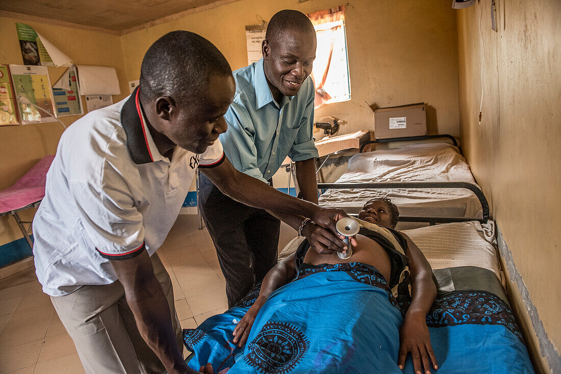 Pregnancy check-up, Kenya
