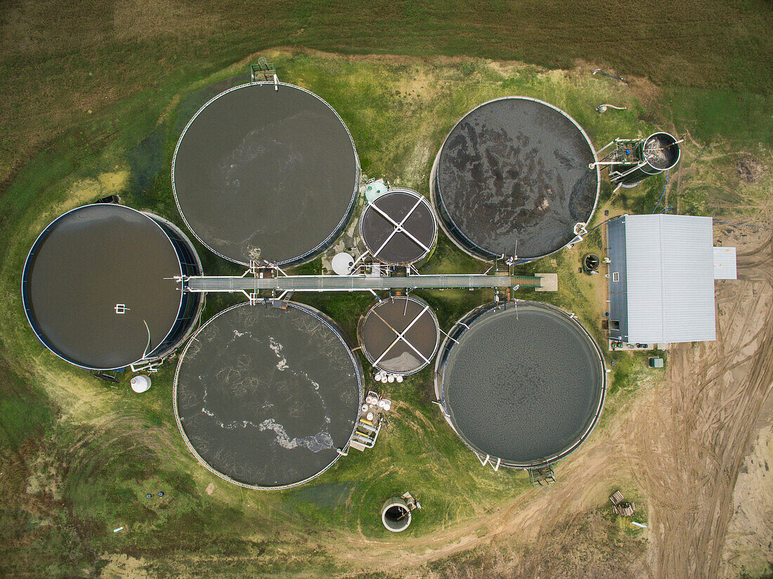 Farm animal waste treatment system, USA