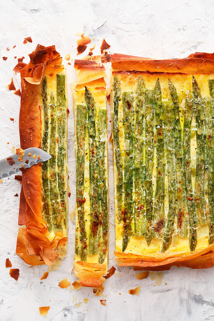 Asparagus and potato tart with goat's cream cheese